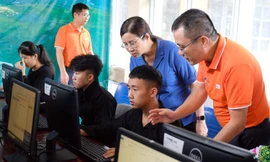 Tặng 1.000 máy tính cho học sinh Hà Giang