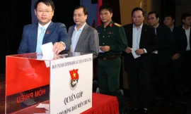 Liên hoan ca khúc cách mạng ủng hộ đồng bào lũ lụt miền Trung