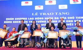 Trao tặng Huân chương Lao động hạng Ba, Bằng khen của Thủ tướng tới huấn luyện viên, vận động viên khuyết tật