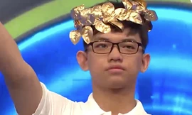 Trận thi tháng Olympia gay cấn: Nam sinh Bình Dương ẵm vòng nguyệt quế Olympia vào phút chót