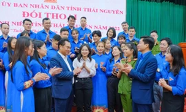 Chủ tịch tỉnh Thái Nguyên đối thoại với thanh niên về khát vọng cống hiến