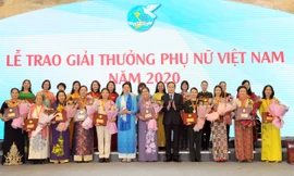 100 chị đạt Doanh nhân nữ ASEAN tiêu biểu, 9 nữ làm Bí thư Tỉnh ủy