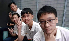 Bốn thí sinh tranh tài trong chung kết Olympia 20. Ảnh: FBCT
