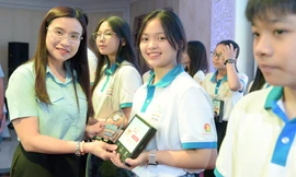 Nhóm đại biểu Quốc hội trẻ, Bí thư T.Ư Đoàn gặp 263 đại biểu 'Quốc hội trẻ em'