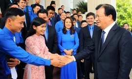 Phó Thủ tướng Chính phủ Trịnh Đình Dũng gặp gỡ 56 thanh niên nông thôn tiêu biểu