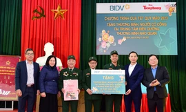 Tặng quà Tết thương bệnh binh tại trung tâm Điều dưỡng Ninh Bình và Hà Nam