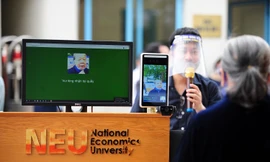 Cây ATM gạo nhận diện gương mặt ở Hà Nội giúp người nghèo trong dịch