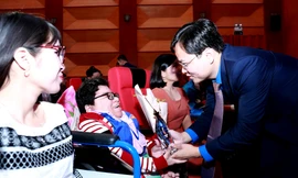 64 câu chuyện tự tin và nuôi dưỡng nghị lực phi thường 