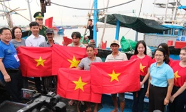 Tiền Phong Marathon 2024 tiếp sức ngư dân 'vươn khơi bám biển'