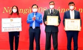 T.Ư Đoàn khen thưởng Đội tuyển bóng đá nữ Việt Nam và HLV Mai Đức Chung