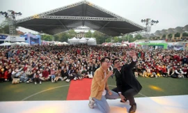 Hoàng tử tình ca cùng sinh viên phiêu với 'Sóng Festival'