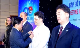 T.Ư Đoàn tặng kỷ niệm chương 'Vì thế hệ trẻ' cho 15 cá nhân nước ngoài
