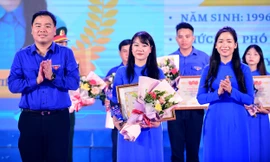Tuyên dương gia đình trẻ tiêu biểu, thanh niên tiêu biểu