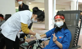 Sinh viên Quốc tế ĐH Thái Nguyên sẻ chia giọt hồng lan tỏa Chủ nhật Đỏ 2022