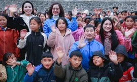 ‘Đông ấm yêu thương’ trao tặng nguồn lực gần 1 tỷ đồng tới trẻ em vùng cao 