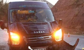 Xe khách Limousine tông chết hai cha con lúc sáng sớm