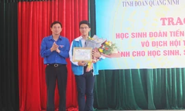 Vô địch Olympic Tiếng Anh toàn quốc sau khi hùng biện về vịnh Hạ Long