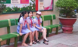 Hàng loạt trường mầm non ở Hải Phòng khử khuẩn, theo dõi thân nhiệt cho trẻ