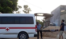 Chủ thầu, công nhân bị điện giật chết khi vận hành máy trộn bê tông