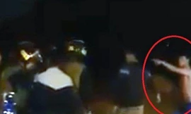 Không đội mũ bảo hiểm, nhóm thanh niên hung hãn tấn công CSCĐ