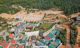 Cận cảnh ngọn đồi bị san phẳng xây biệt thự trái phép ở Quảng Ninh