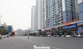 Đường phố Hạ Long 'vắng như chùa Bà Đanh'