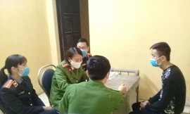 Nam thanh niên bị khởi tố vì lao xe máy “thông chốt” kiểm dịch