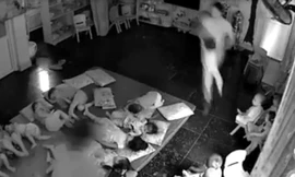 Hai cô giáo quăng trẻ mầm non 'như bốc hàng' khi sắp xếp chỗ ngủ