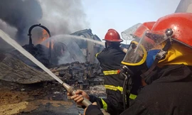 Cháy lớn tại Hải Phòng, hàng trăm chiến sĩ căng mình dập lửa