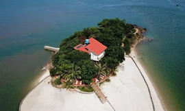 Hàng loạt đảo trên vịnh Bái Tử Long bị biến thành biệt thự, 'đặc khu'