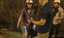 Đối tượng Linh tự đâm vào bụng định tự tử sau khi ra tay giết vợ.