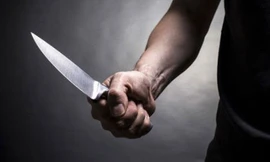 Người đàn ông dùng dao chém con trai 8 tuổi tử vong