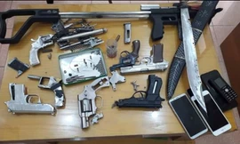 Con nghiện mua loạt súng hỏng về tự sửa bán kiếm lời