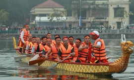 Không gian hồ Tây nhiều tiềm năng chờ đánh thức. Ảnh: Phạm Hùng.