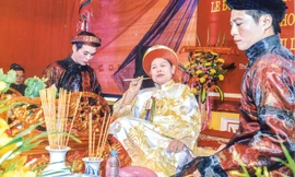 Bà Lộc (giữa), là thanh đồng nổi tiếng ở Lạng Sơn. Ảnh: Duy Chiến.