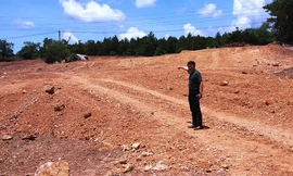 Mặt bằng bị san ủi mặc dù chủ đầu tư chưa được giao mặt bằng.