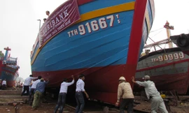 TT-Huế: Hạ thủy tàu cá vỏ gỗ lớn nhất