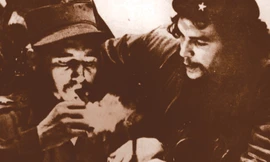 Fidel Castro và Che Guevara hồi giữa thập niên 50. Ảnh: Getty Images.