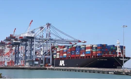 Không đồng tình phương án nhận chìm chất nạo vét cảng Cửa Lò