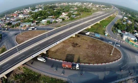 Nút giao thông Nguyễn Duy Trinh thuộc đường Vành đai 2. Ảnh: Huy Thịnh.