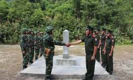 Xây dựng đường biên giới Việt-Lào hòa bình, phát triển