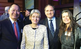 Nguyễn Anh Tuấn (ngoài cùng bên trái) ra mắt Chương trình Giáo dục Công dân toàn cầu ngày 8/2/2016.