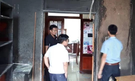 Nhiều hồ sơ trong phòng làm việc của Phó phòng Tài chính- Kế toán huyện Đắk G’ Long bị cháy.