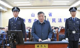 Lý Vân Phong trước tòa.