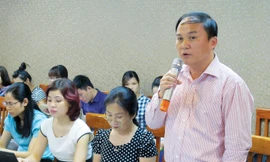 Ông Nguyễn Xuân Sinh, Phó cục trưởng Cục Hóa chất, Bộ Công Thương phát biểu tại tọa đàm. Ảnh: Nguyễn Hoài.