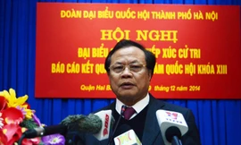 Bí thư Thành ủy Hà Nội Phạm Quang Nghị phát biểu tại buổi tiếp xúc cử tri. Ảnh: PV.