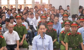 Bị cáo Nguyễn Minh Thu trả lời HĐXX.