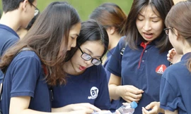 Thí sinh dự thi THPT Quốc gia 2017 tại Hà Nội. Ảnh: Như Ý.