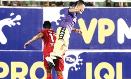 Hà Nội và HAGL sẽ lại cống hiến một trận cầu hấp dẫn trên sân Hàng Đẫy?. Ảnh: VSI.