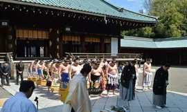 Sumo là một môn võ cổ truyền của Nhật Bản, xuất hiện cách đây khoảng 1.500 năm và được xếp vào hàng những môn võ có lịch sử lâu đời nhất thế giới.